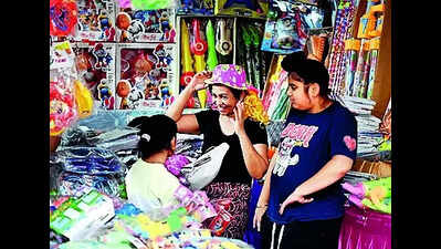 Waterguns: Waterguns, Colour, Gulal Flying Off Shelves | Lucknow News