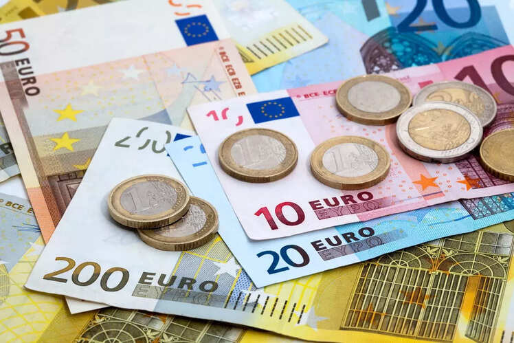 Euro - 1 EUR = INR 90.32