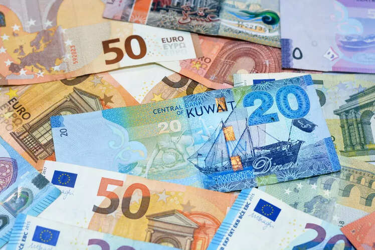 Kuwaiti Dinar - 1 KWD = INR 271.01