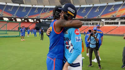 'Good Vibes Only': MI skipper Hardik Pandya reunites with old Gujarat Titans teammates