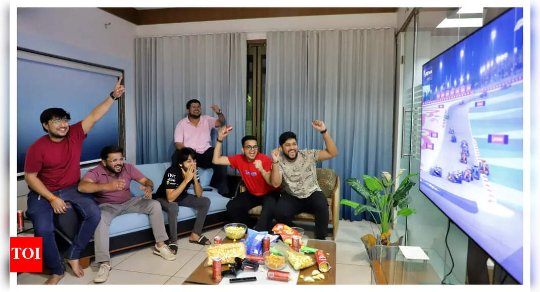 Viewing parties, gaming nights & online races: Formula 1 fever grips Amdavadis - Vimarsana News