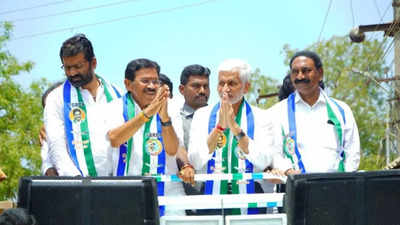 Vijayasai Reddy ramps up campaign as opponent VPR focuses on indoor meetings in Nellore