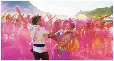 Exclusive: Actors filming Holi Ke Din from Sholay had soaked in colours for days
