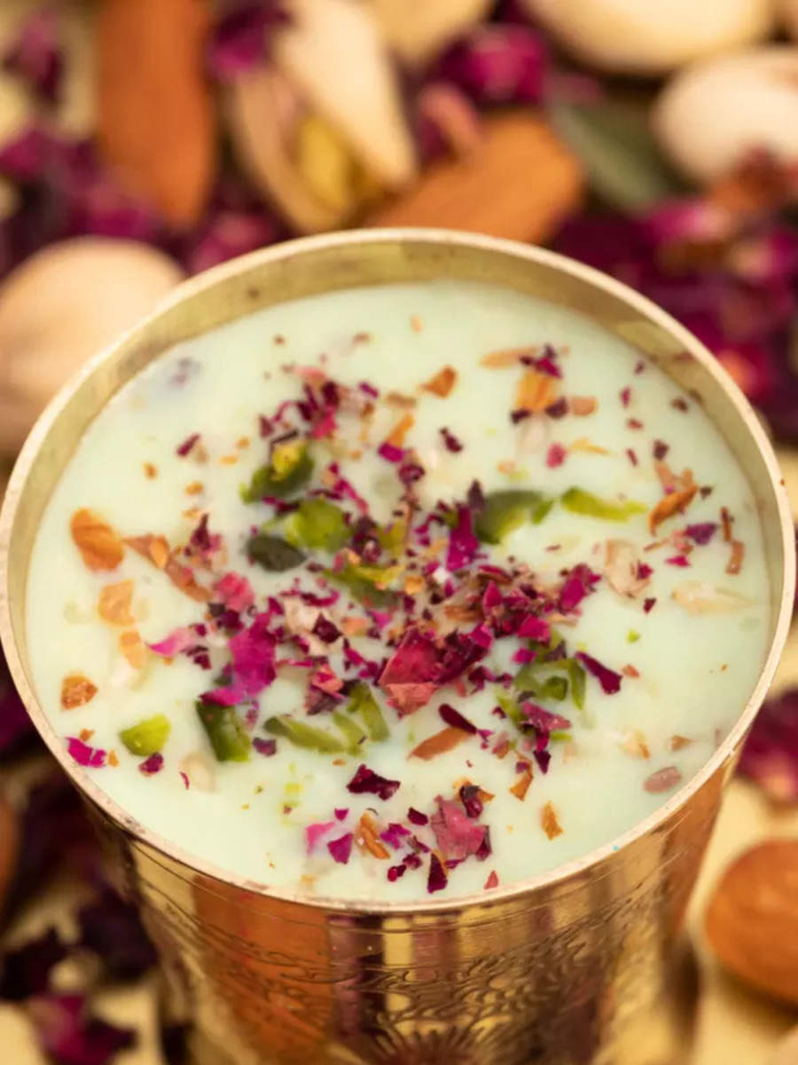 Holi 2024: How to make desi, nutrient-loaded Thandai in minutes