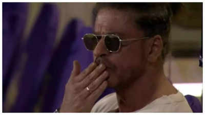 Shah Rukh Khan snapped smoking in the stands during KKR Vs SRH match in Kolkata