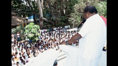 JD(S) cadres want HDK to stand from Mandya