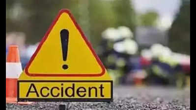 2 killed, 3 injured in bus-car collision in UP's Muzaffarnagar
