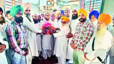 Punjab: 'Paath', namaz held together in gurdwara