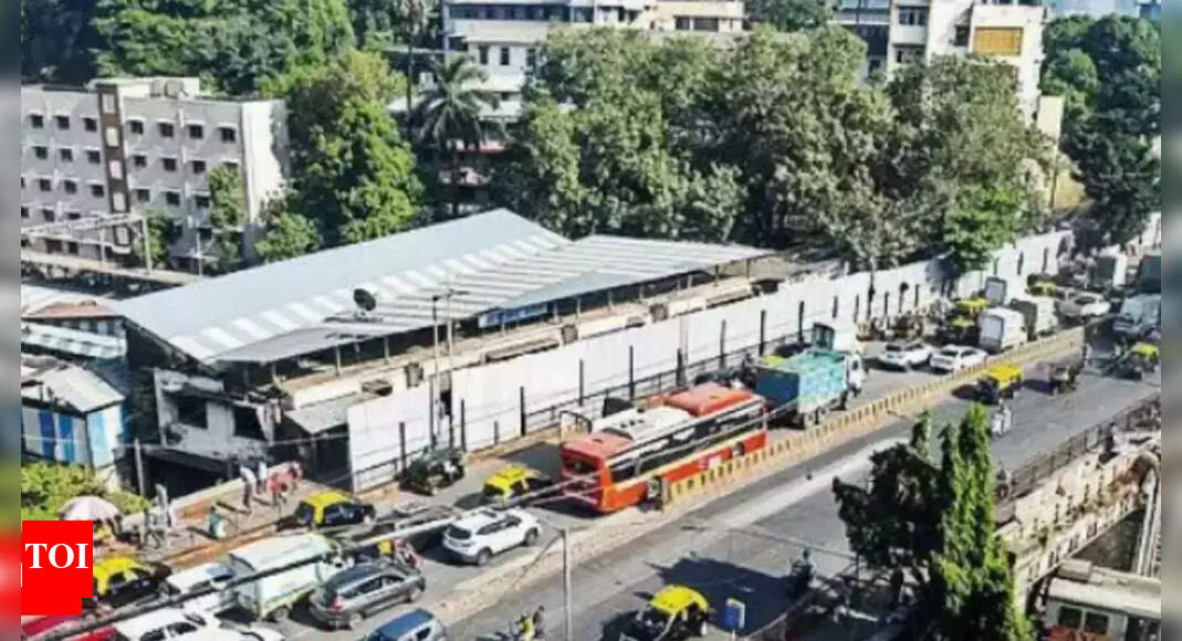 Road diversions issued by traffic police from Thursday for Sion overbridge demolition | Mumbai News - Vimarsana News