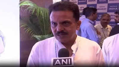 'Self destructive': Congress leader urges party to reconsider alliance with Uddhav's Shiv Sena