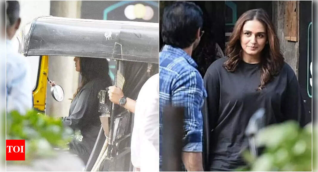 Huma Qureshi learns auto rickshaw driving for ad shoot as she preps for her upcoming film | Hindi Movie News – Times of India