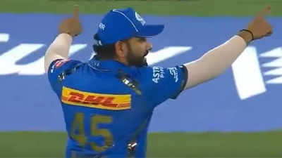 Watch: Rohit Sharma takes charge of field placements as Mumbai Indians struggle against Sunrisers Hyderabad's onslaught