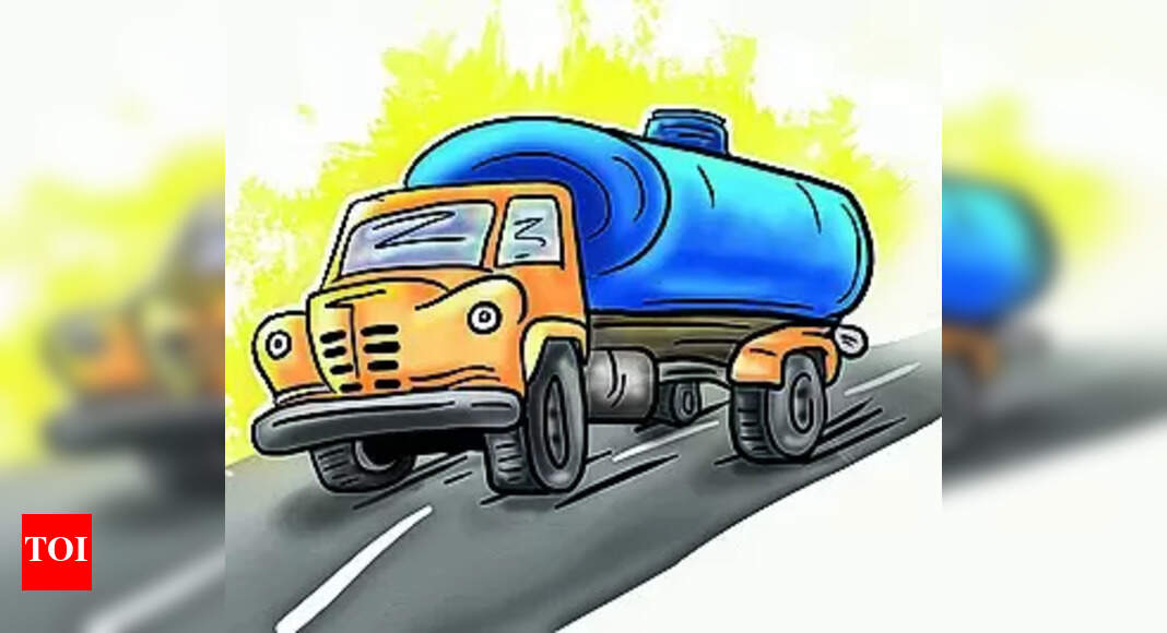 Water Supply With Heat Soaring, Tanker Water Supplied In Ullal