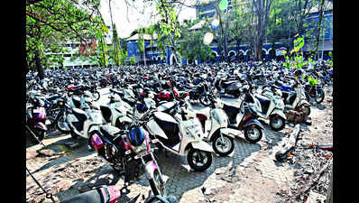 Police to regularise parking on Nashik court premises