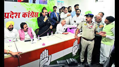 Bansal, Lucky camps tussle it out at Cong meet
