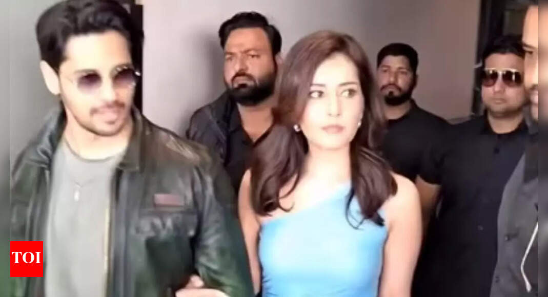 Raashii Khanna on Sidharth Malhotra: We aren't great friends, there wasn't really any ice to break | Hindi Movie News - Vimarsana News