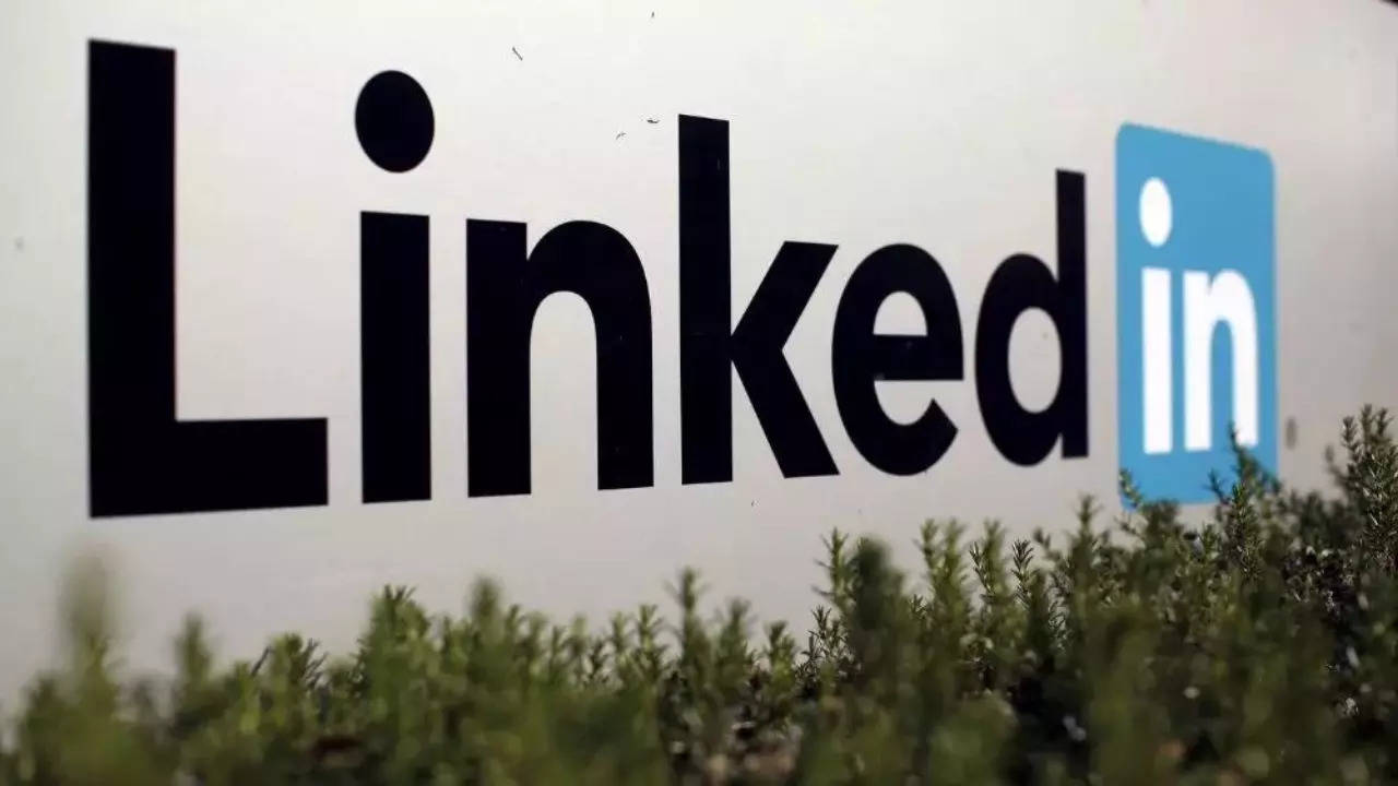 LinkedIn may soon introduce TikTok-like video feed: All details - Times of  India