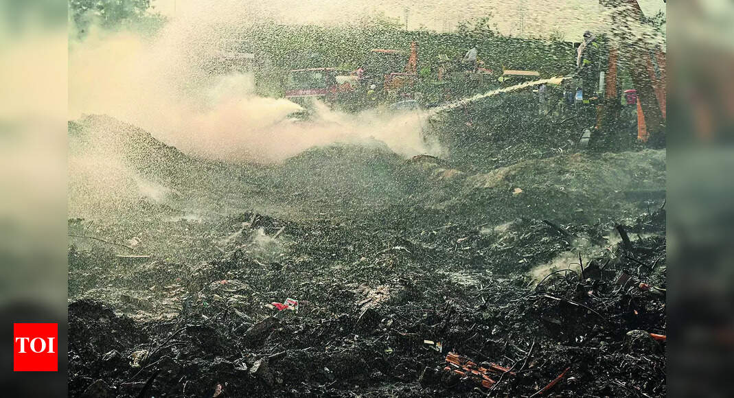 72 Hours Gone, 40l Litres Of Water Used, But Dumpyard Still Simmers | Noida News - Vimarsana News