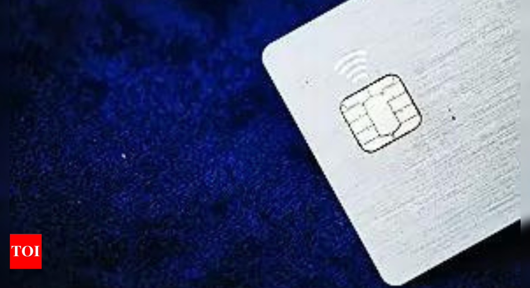 Foreign fraudsters swipe Axis cards