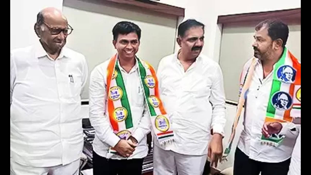 Amar Kale: 3-time Cong Mla Kale Joins Ncp (sp), Likely To Be Mva Candidate For Wardha | Nagpur News - Times of India