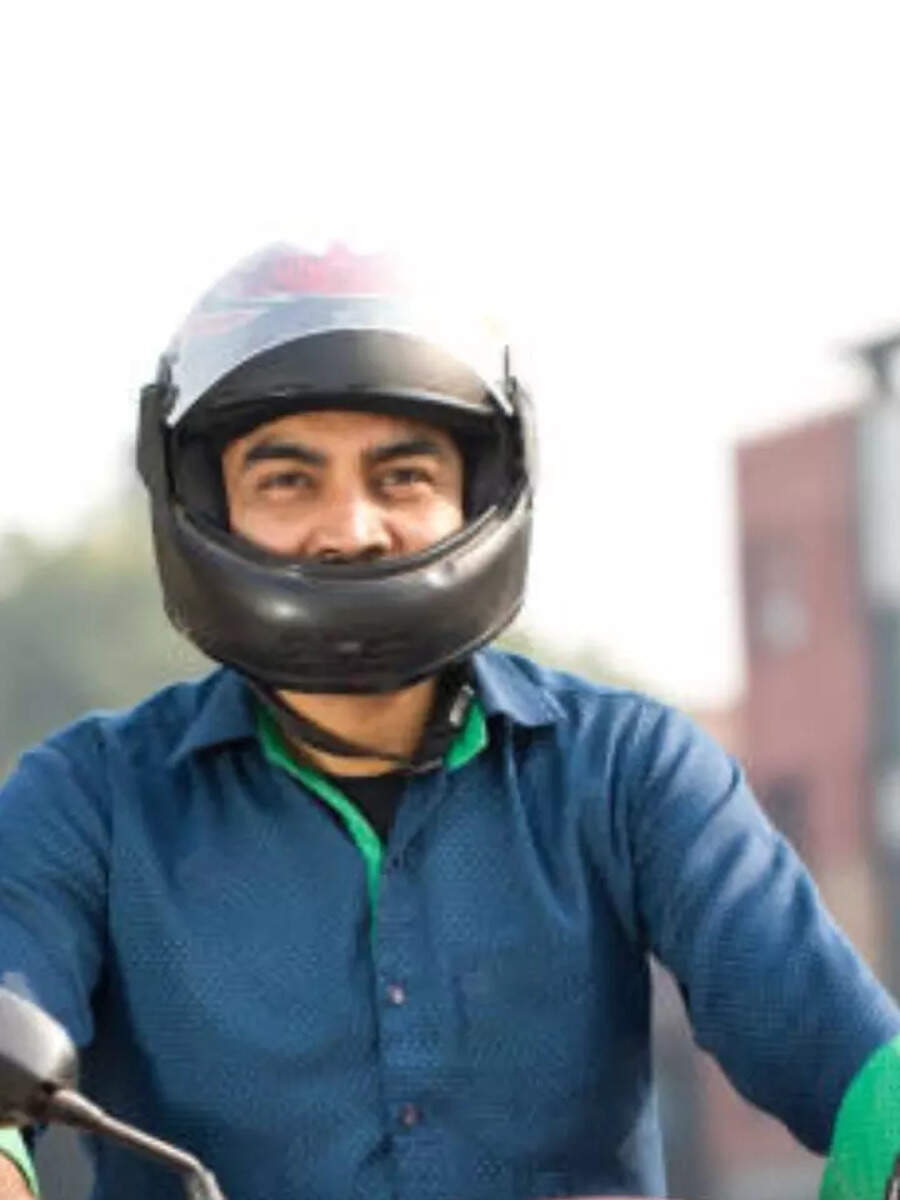 Helmet Rules इन लोगों को मिलती है हेलमेट न पहनने की छूट, जानिए यहां