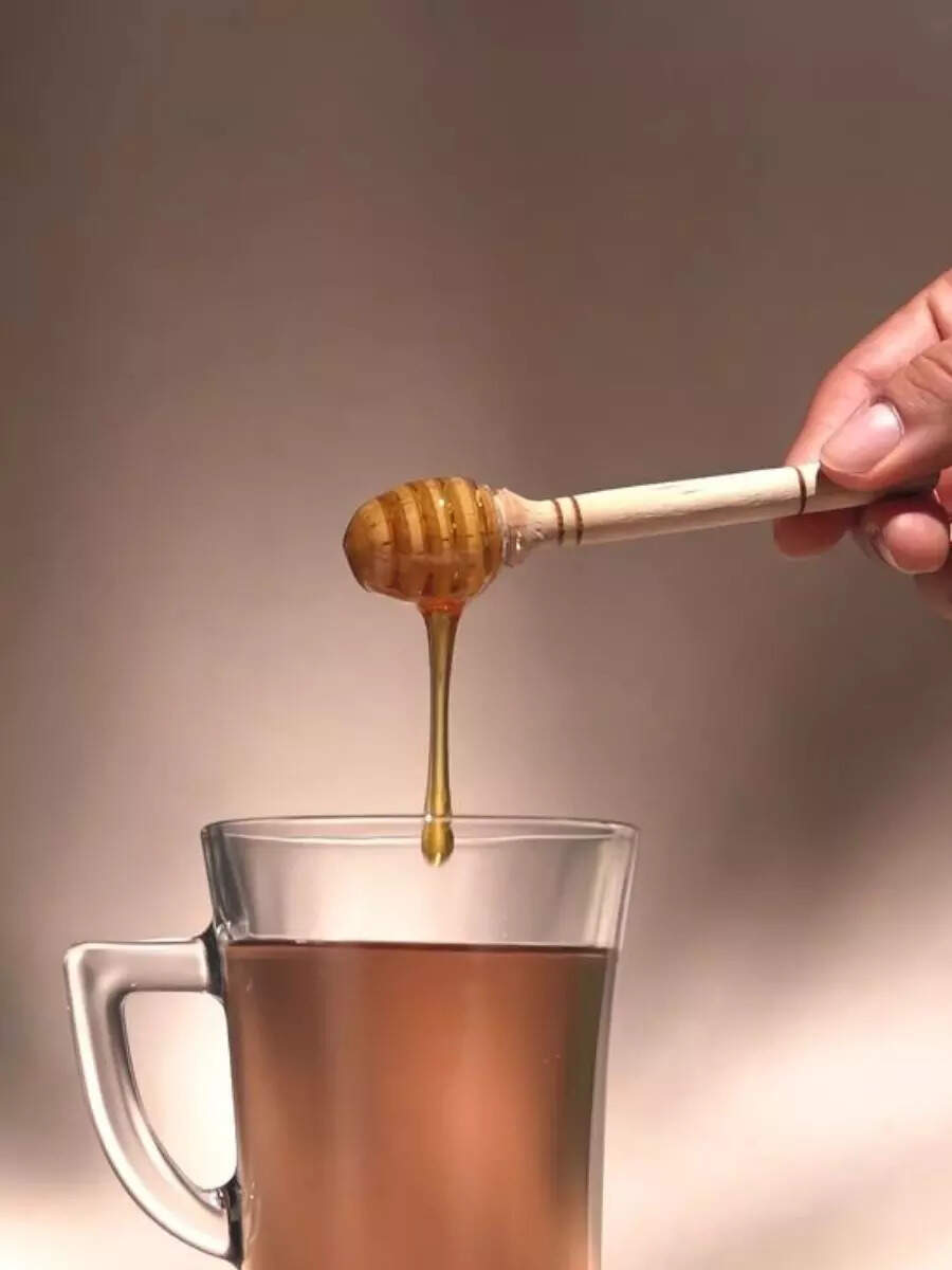 10 Health Benefits of Drinking Mix Of Honey, Warm Water In The Morning
