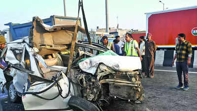 SUV taking kids for test rams parked truck on Delhi-Meerut Expressway accident, 3 die