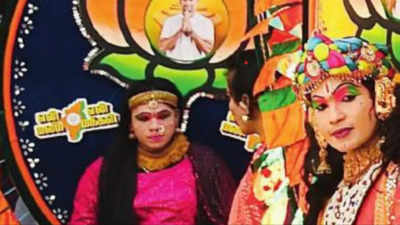 Folk artists add colour to poll campaigns in Tamil Nadu