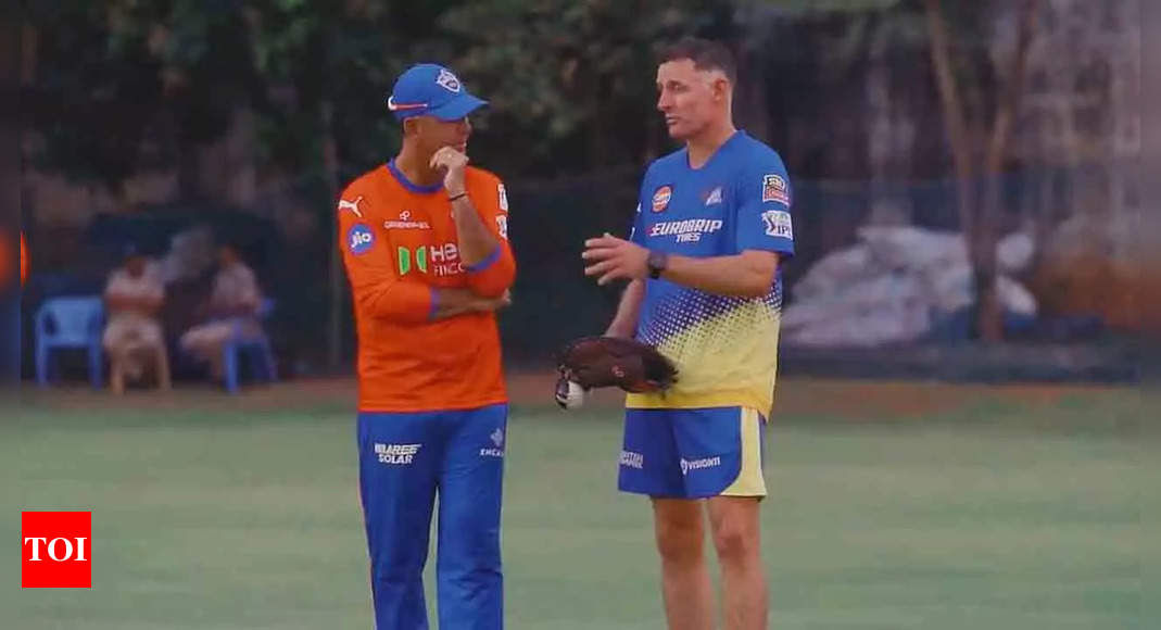 Watch: Aussie banter between Ricky Ponting and Michael Hussey ahead of DC-CSK clash | Cricket News – Times of India