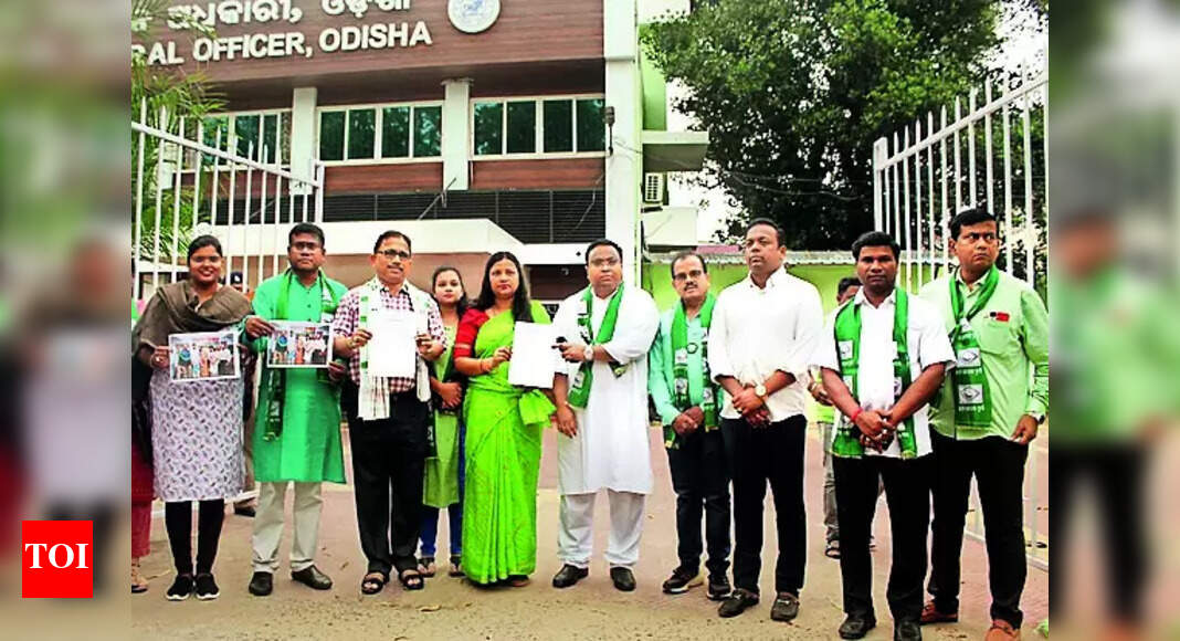 'Bonhomie' over, BJD, BJP back to targeting each other | Bhubaneswar News - Vimarsana News