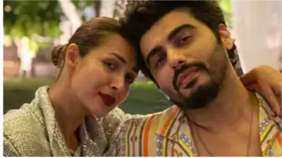 Malaika Arora and Arjun Kapoor spotted together on Easter, Varun Dhawan joins them too: video inside