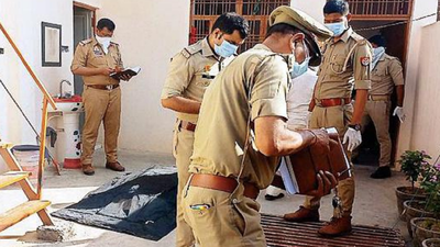 Man kills wife, 2 kids, sleeps with bodies for 3 days in Lucknow