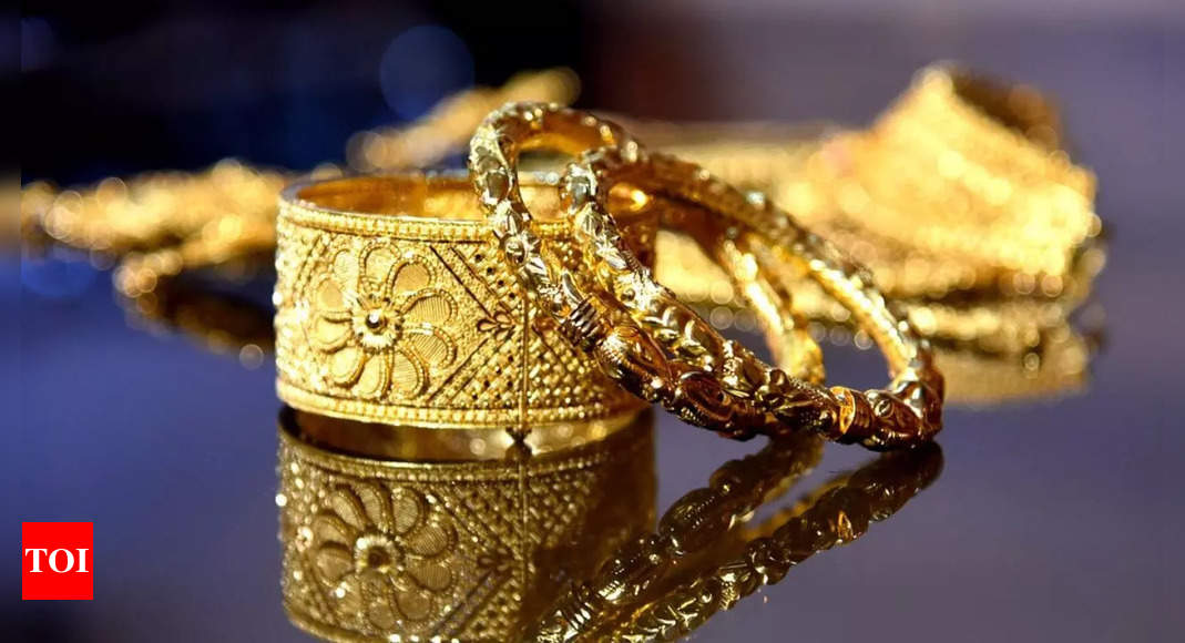 Gold rate crosses new milestone of Rs 70,000 per 10 gm – Times of India