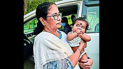 Mamata to stay in N Bengal to supervise storm relief efforts