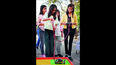 No ifs about bots! Four Pak Hindu girls engineer a few surprises at IIT-Delhi event