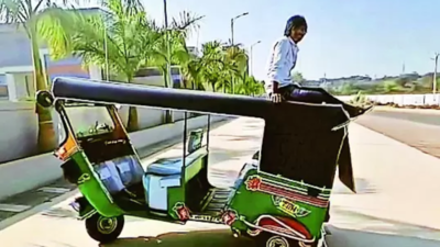 Man held for putting rickshaw on autopilot, climbing on hood
