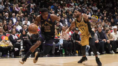 Los Angeles Lakers dominate Toronto Raptors with convincing 128-111 victory
