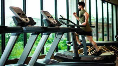 Curved Treadmill vs Incline Treadmill: What Is Better For An Effective Workout Session?