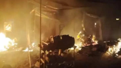 Andhra: Several shops gutted in Nellore market fire