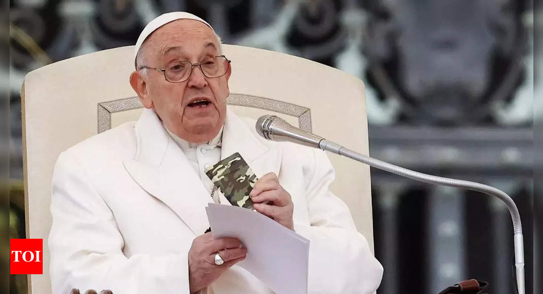 Pope Francis recalls fallen Ukrainian soldier at weekly audience – Times of India