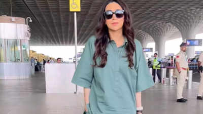 Karisma Kapoor's airport look receives big fat thumbs up