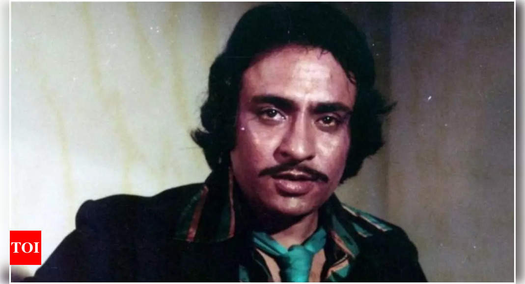 When Villain Ranjeet spent his entire salary treating the 'Khote Sikkay ...