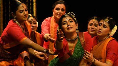 Dr. Anita Ratnam's Arangham Dance Theatre presented 'Naachiyar Next'