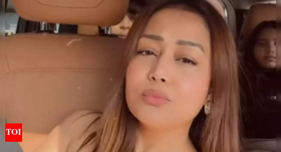 Neha Kakkar's 'good morning' is all about 'head banging, Korean hearts' in car | Hindi Movie News - Vimarsana News