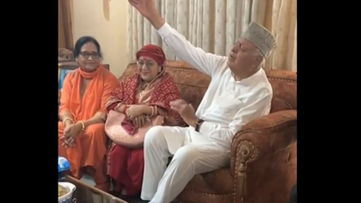 Video showing National Conference leader Farooq Abdullah singing Ram bhajan goes viral