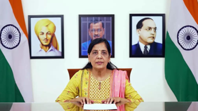 Sunita Kejriwal best person to keep AAP together: Saurabh Bharadwaj