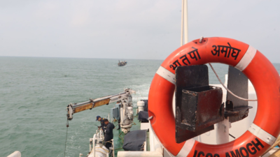 Indian Coast Guard rescues Bangladeshi fishermen stuck in sea for two days