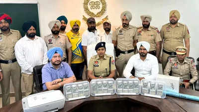 Fake Indian currency seized in Batala