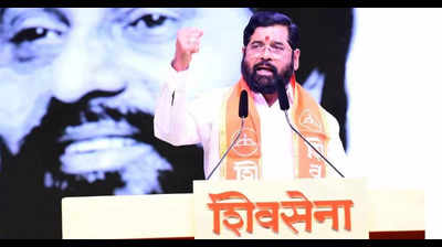Hundreds of party workers from Uddhav led Shiv Sena joins Shinde sena in Kalyan Loksabha