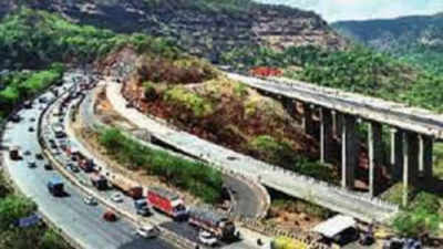 Traffic curbs on Mumbai-Pune Expressway’s Bhor ghat
